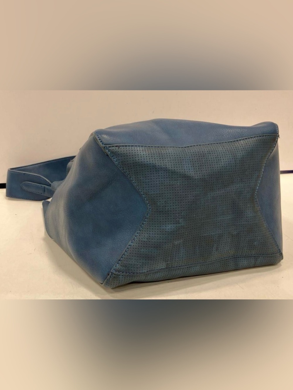 Anthropologie Blue Perforated Faux Leather Large Shoulder Bag UIGC - Picture 3 of 6